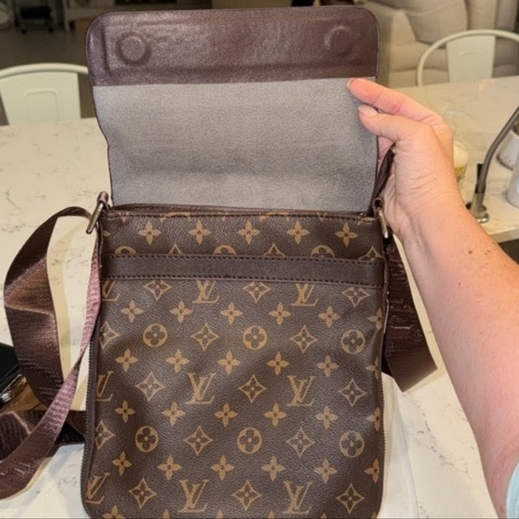Designer Dark Brown Monogram Messenger Bag - Picture 5 of 9